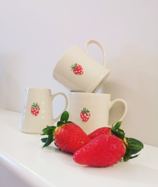 Strawberry / Daisy Mini Mugs & Jugs