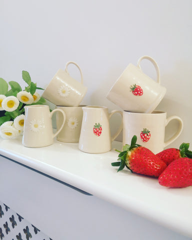 Strawberry / Daisy Mini Mugs & Jugs